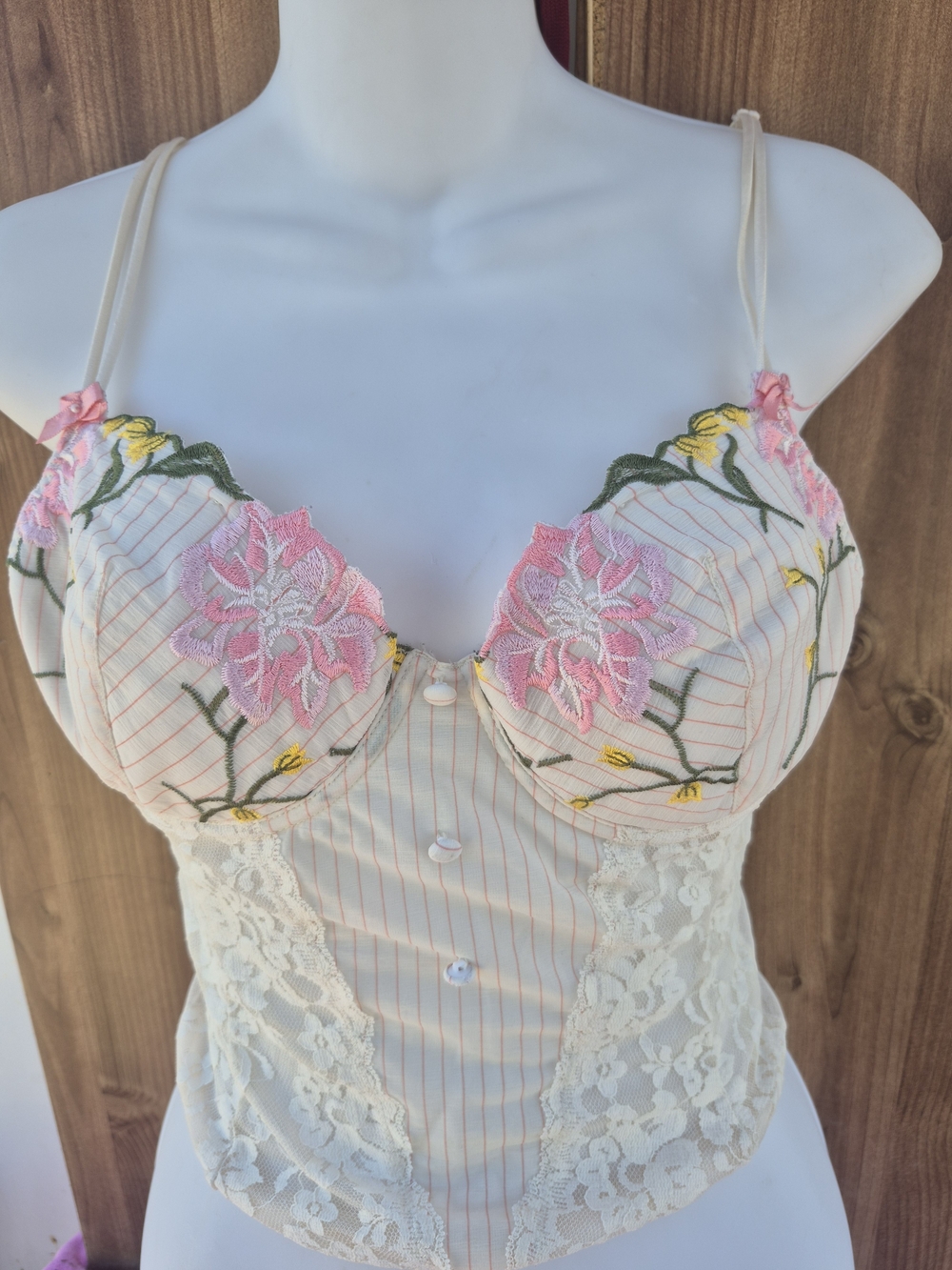 Secret Treasures Cream Floral Embroidered Lace Bustier
